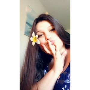 Meet your Posher, Briana